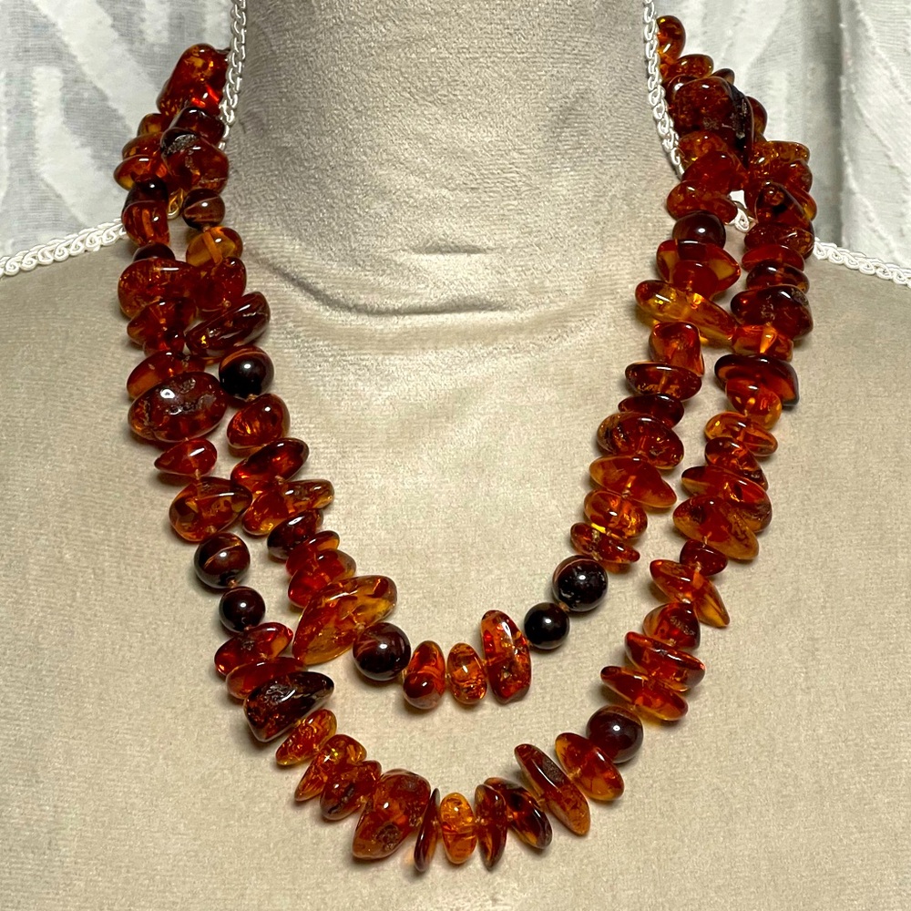 VINTAGE AMBER NECKLACE